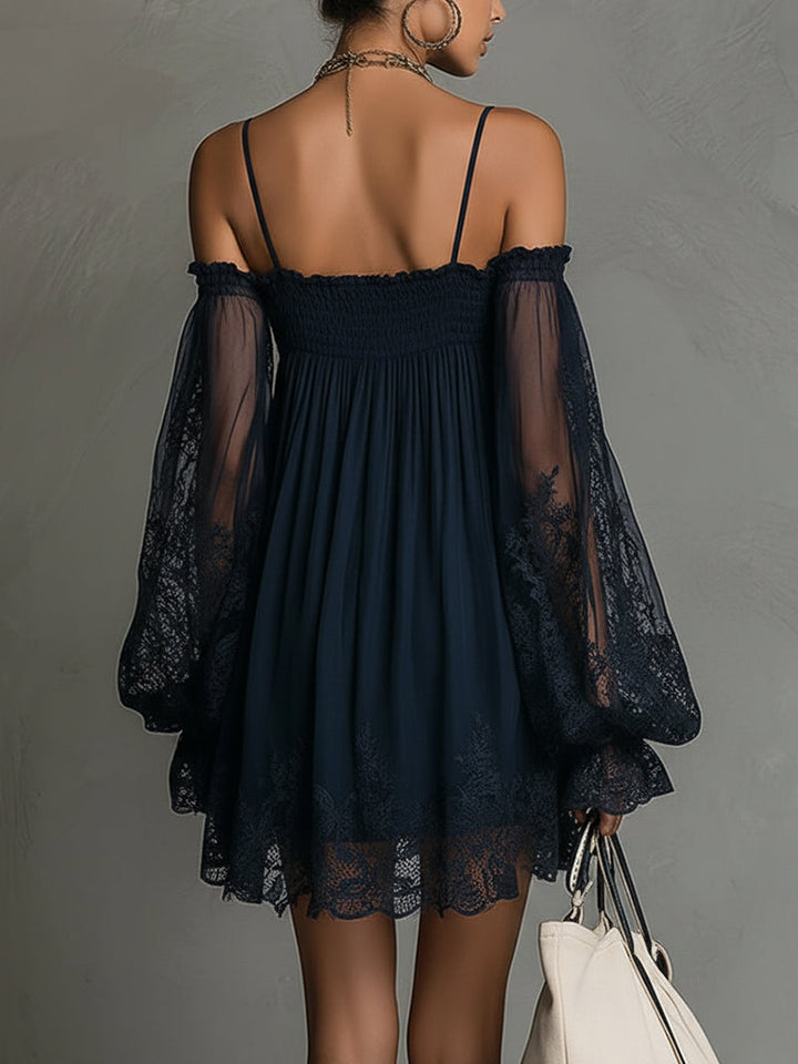 Casa Marbella™ | Vestido Mini Noemi de Gasa Azul Marino con Hombros Descubiertos y Encaje
