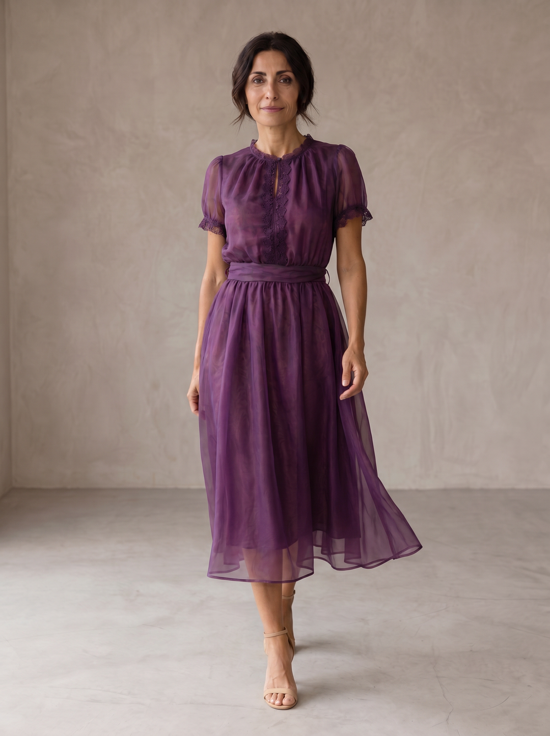Casa Marbella™ | Vestido Maxi Flavia con Escote en Gota y Bordado de Encaje en Chiffon