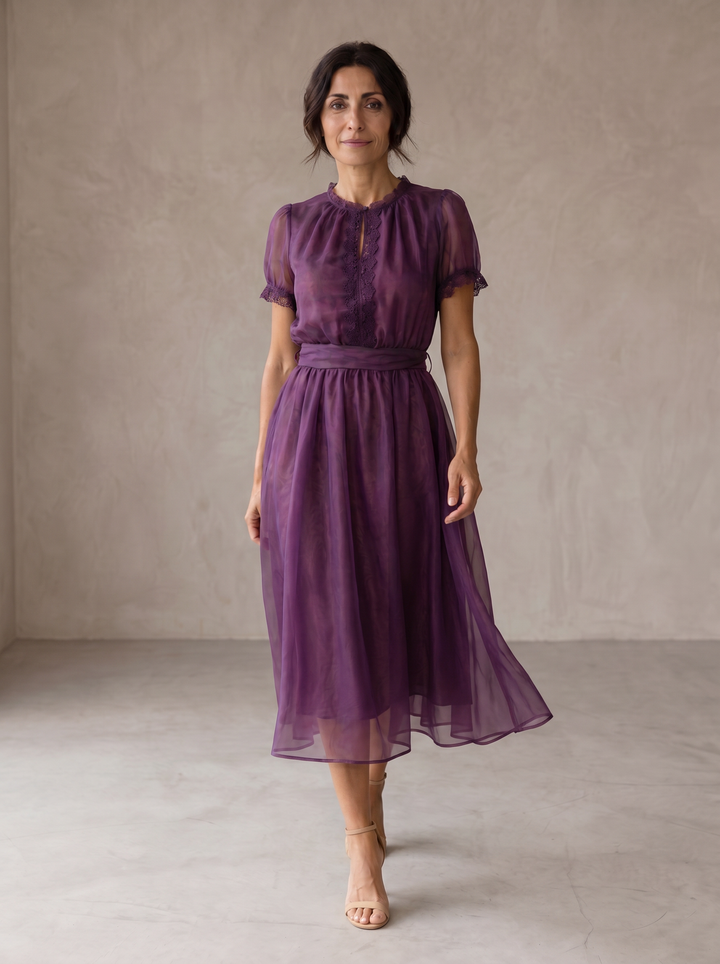 Casa Marbella™ | Vestido Maxi Flavia con Escote en Gota y Bordado de Encaje en Chiffon